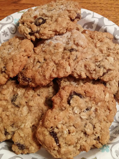 A picture of Ken's Unforgettable Chewy Oatmeal Raisin Cookies.