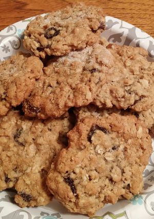 A picture of Ken's Unforgettable Chewy Oatmeal Raisin Cookies.