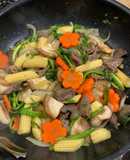 Thịt bò xào ngô bao tử rau cần cà rốt nấm hương