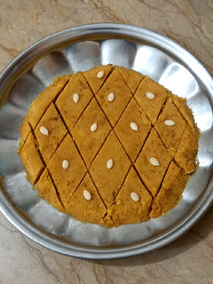A picture of Besan ki burfi 🍣🍛.