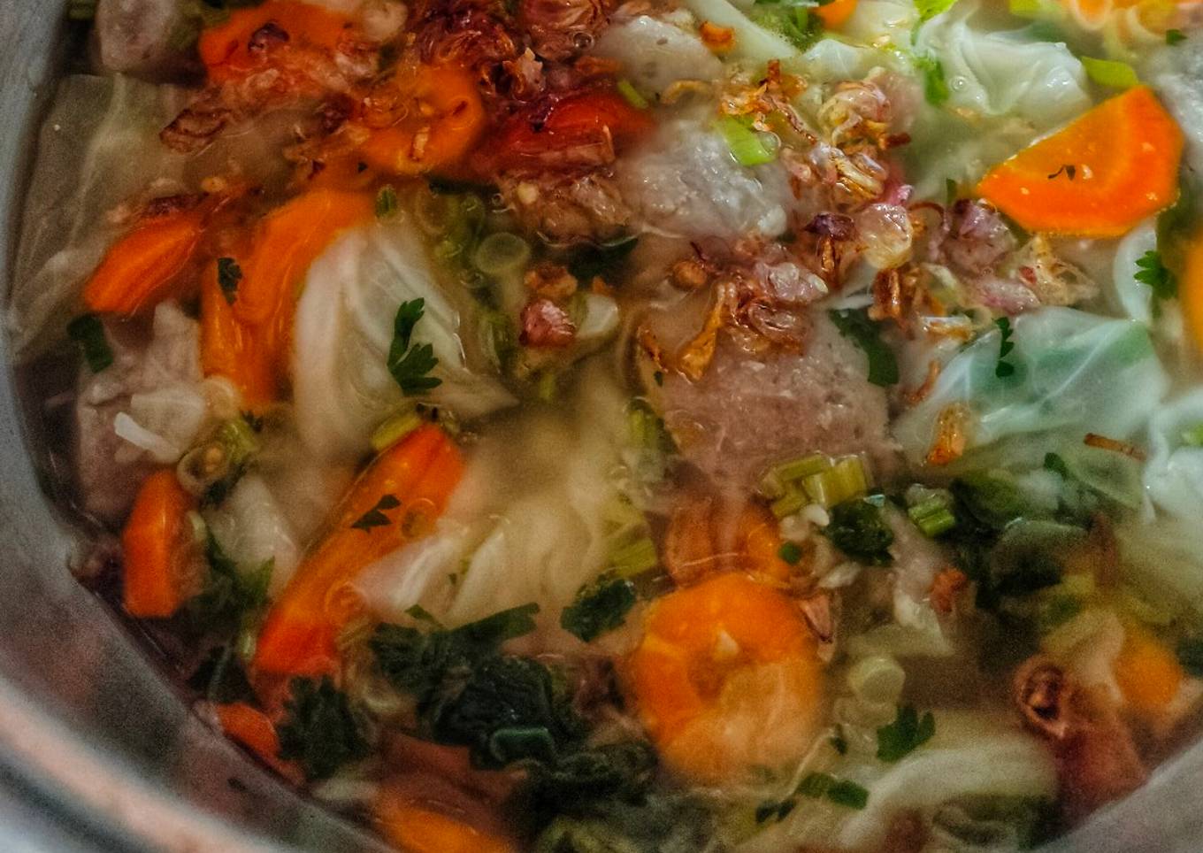 Sup sayur pentol