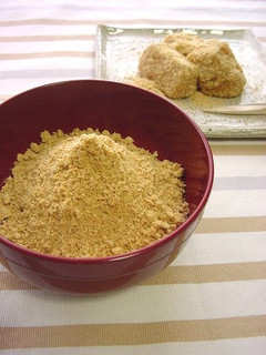 A picture of Kinako (Toasted Soy Bean Flour) Made with Soybeans Leftover From Setsubun + Kinako Mochi.