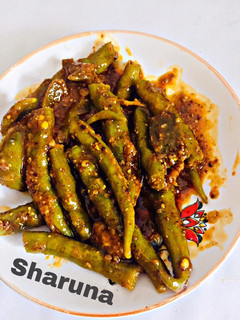 A picture of Green chillies Pickle.