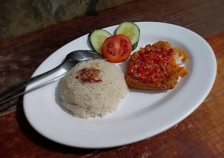 Ayam geprek
