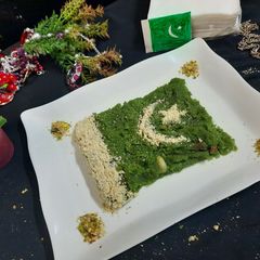 A picture of Sooji ka green halwa 😋😋😋👍.