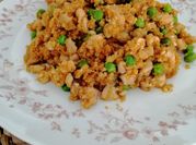 Una foto de coliflor con pollo