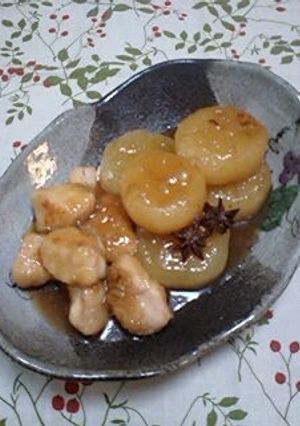 A picture of Soft Stewed Chicken and Daikon Radish.
