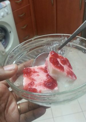 A picture of Strawberry pudding.