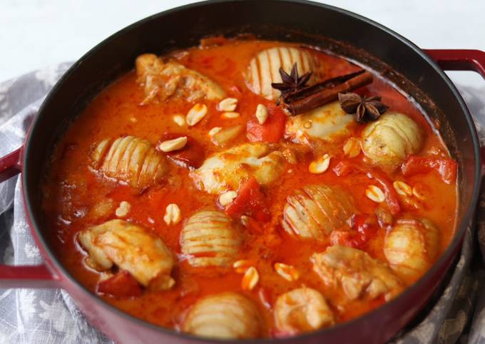 How to Make Super Quick Homemade One Pot Oven Baked Thai Chicken Massaman Curry With Hassle Back Potatoes 🥘