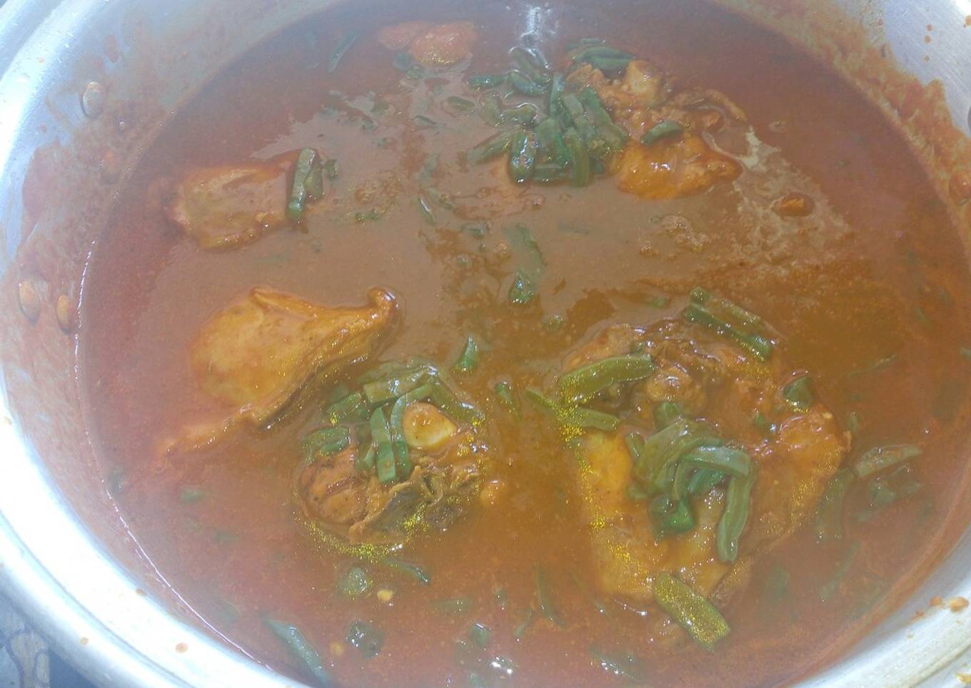 Pollo en adobo con nopales a la Mario, s