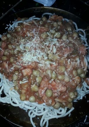 Una foto de Salsa de panceta y arvejas 😊 económica y muy rica 🤗🤗🤗