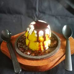 Instant Sizzler Moong Dal Halwa A picture of Instant Sizzler Moong Dal Halwa.