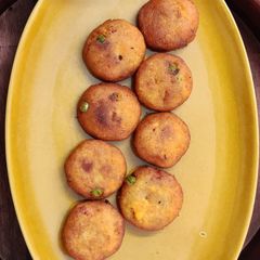 A picture of Mix-veg cutlets.