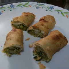 A picture of Peas Roll.