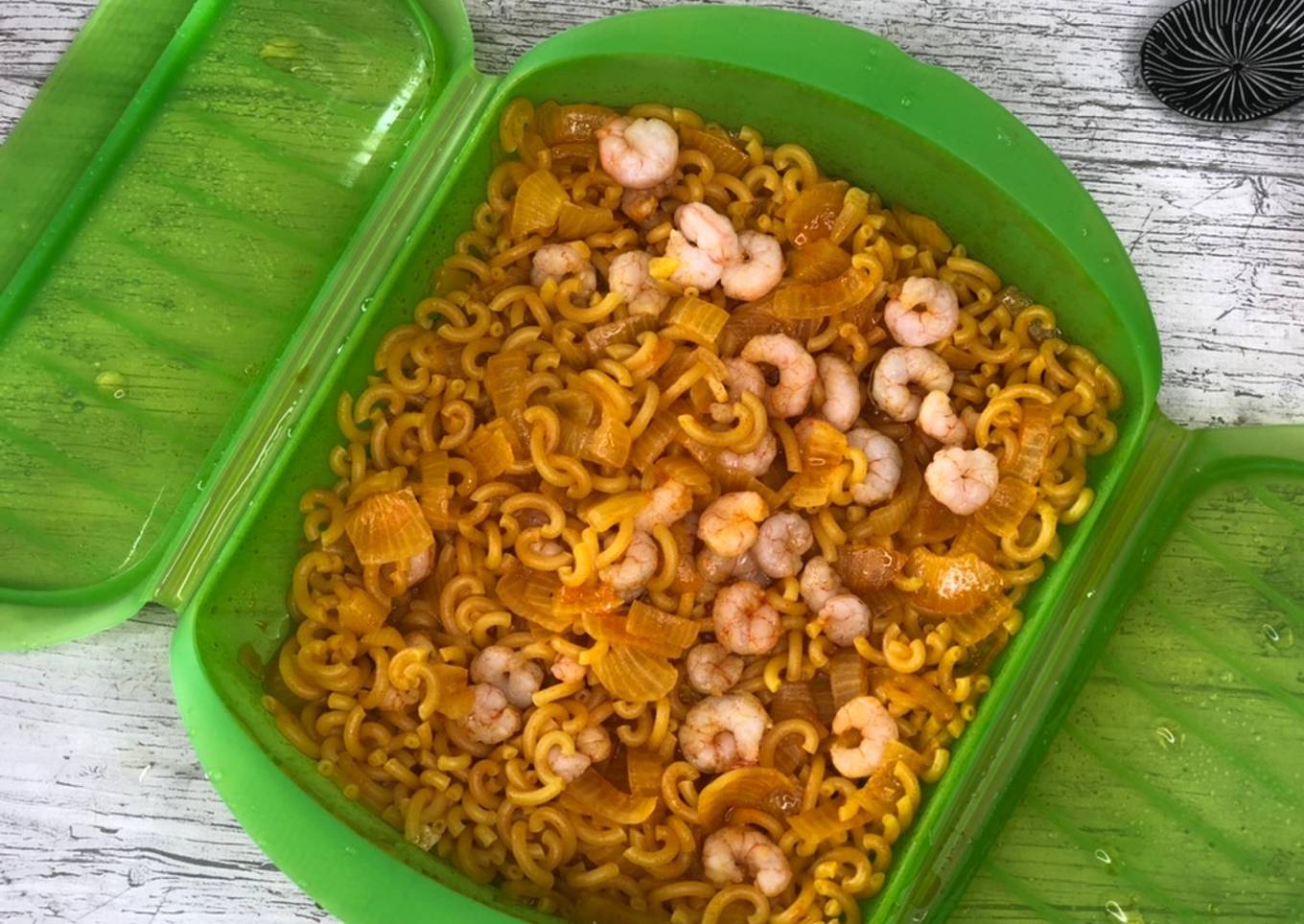 Fideuá de gambas en Lékué al microondas