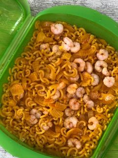 Una foto de Fideuá de gambas en Lékué al microondas