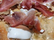 Una foto di impasto focaccia