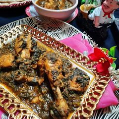 A picture of Chicken palak.