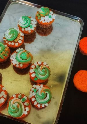 ரெட் வெல்வெட் கப் கேக்(red velvet cup cake recipe in tamil) செய்முறை முக்கிய புகைப்படம்