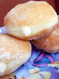 Bomboloni donuts with lemon vla