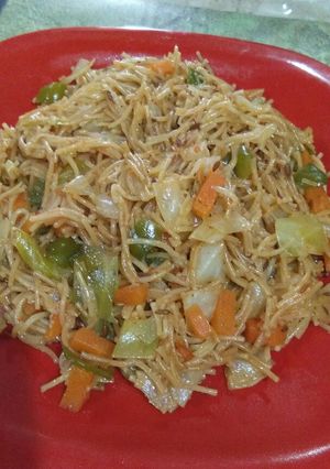 नमकीन सेवइयां (namkeen seviyan recipe in Hindi) रेसिपी मुख्य फोटो