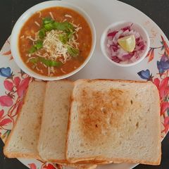 A picture of Cheese pav bhaji.