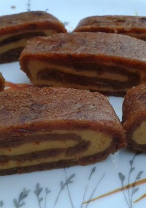 عکسی از دستور حلوا رولتی با خرما و خواص باورنکردنی