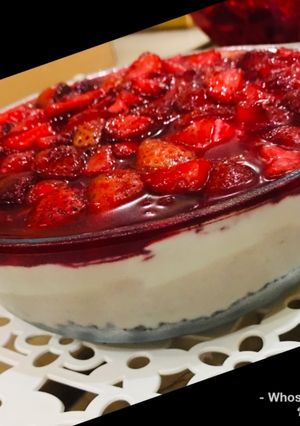 A picture of Whosayna’s Vanilla Mocha Mousse topped with Strawberry Sauce.