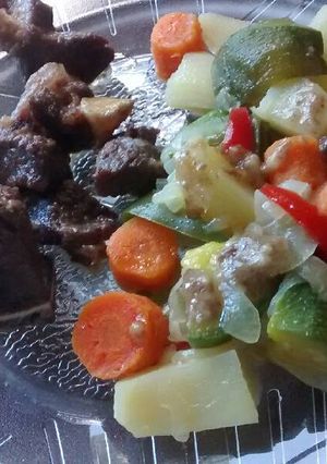 Una foto de Vegetales salteados con carne de res
