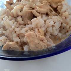 Una foto de Pollo al curry con arroz