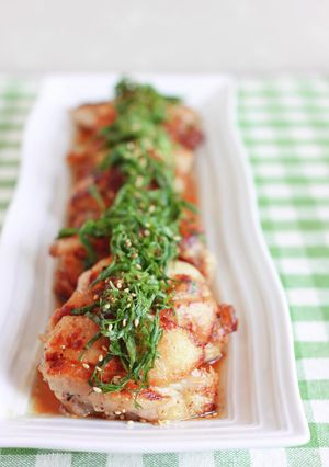 A picture of Sweet and Savory Chicken Thighs with Shiso Leaves.