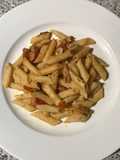 Pasta Penne con camarones y calamares