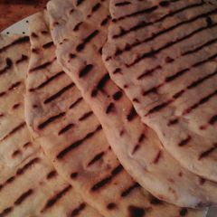 A picture of Yeast free garlic naan bread.
