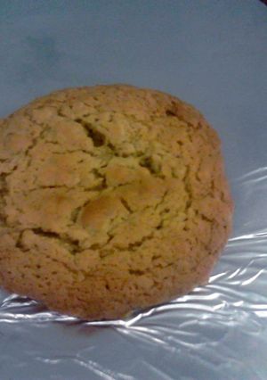 A picture of peanut butter oatmeal cookies.