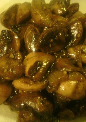 A picture of Asian Sesame and Ginger Sauted Mushrooms.