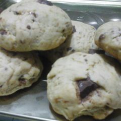 A picture of Amazing Chocolate Chips Cookies.