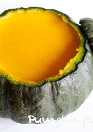 A picture of Kabocha Pudding with a Whole Squash.