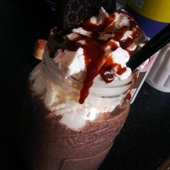 A picture of Spiced Rum Oreo Float.