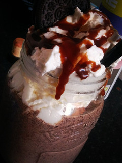 A picture of Spiced Rum Oreo Float.