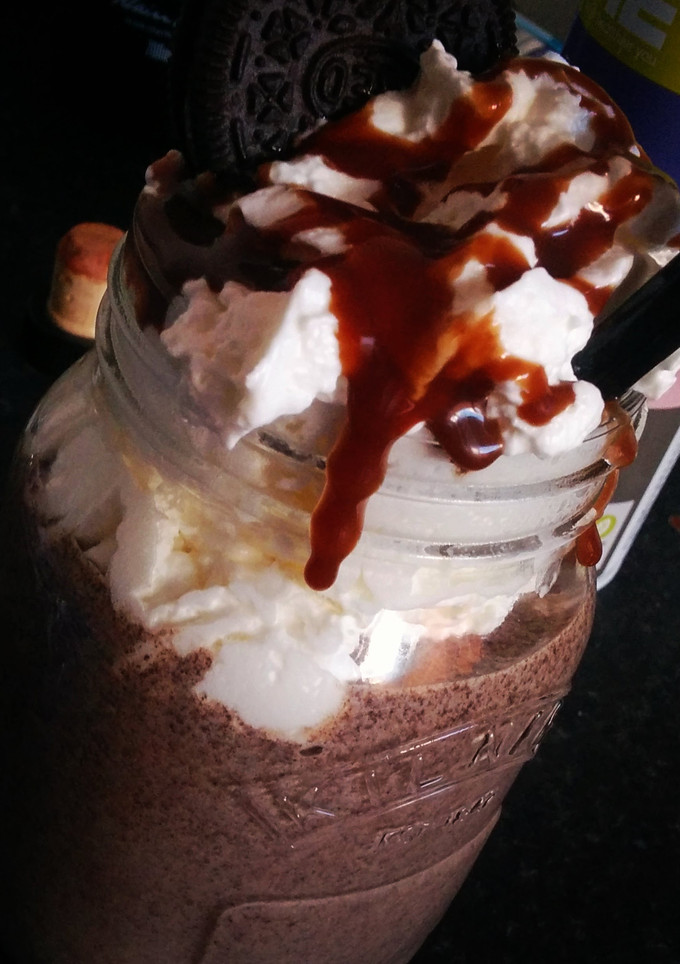A picture of Spiced Rum Oreo Float.