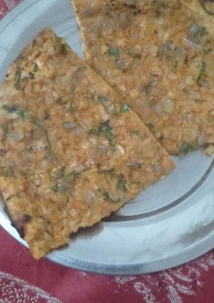 A picture of Onion ki roti.