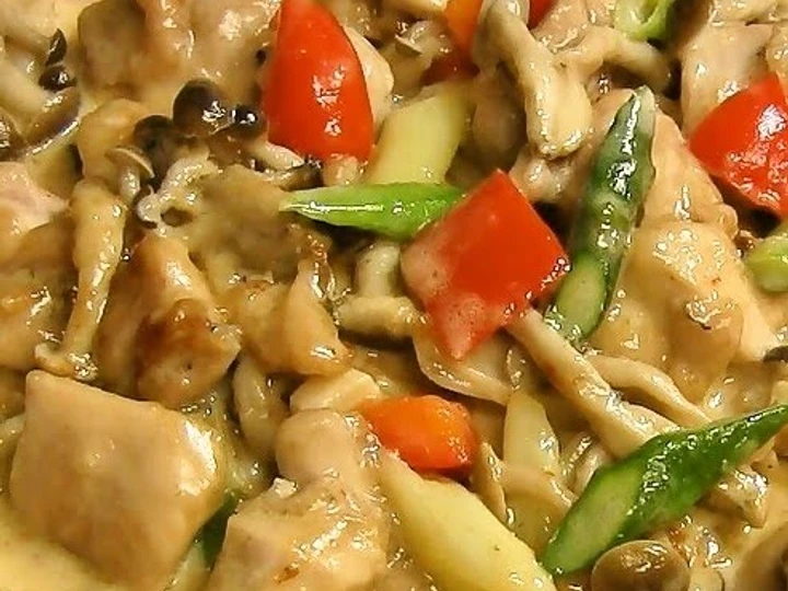 Easy Steps to Prepare Recipes Garlic Butter Cream Chicken the So Delicious Delicious.