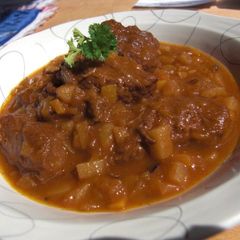 A picture of German Goulash.