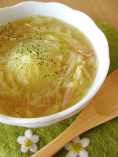 A picture of Sweet Onion and Cabbage Soup.