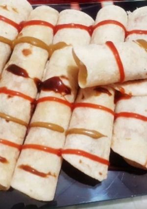 A picture of Chicken Sriracha Wraps.