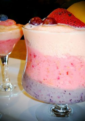 A picture of Mike's Fruity Tropical Breezes.