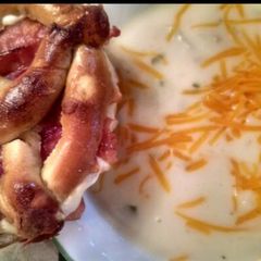 A picture of Bacon and Cheese Pretzel.