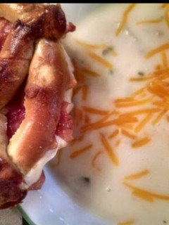 A picture of Bacon and Cheese Pretzel.