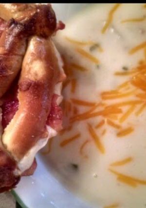 A picture of Bacon and Cheese Pretzel.