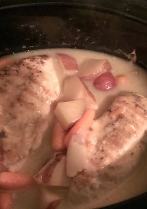 A picture of Slow Cooker Creamy Ranch Chicken.
